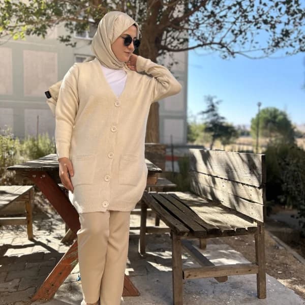 Düğme Detaylı Cepli Uzun Hırka Krem