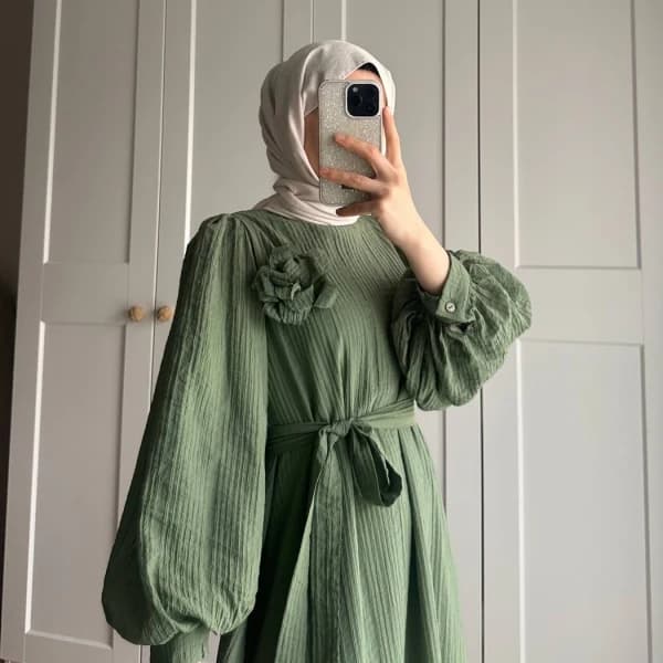 Lina Gül Detaylı Kuşaklı Elbise - Yeşil