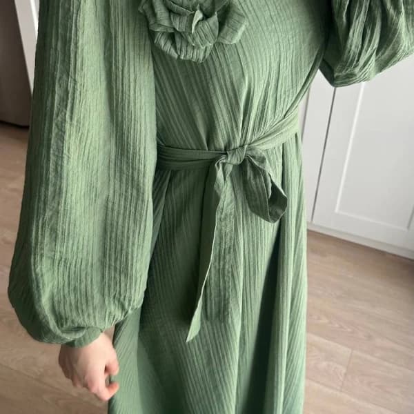 Lina Gül Detaylı Kuşaklı Elbise - Yeşil